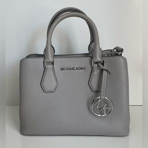 ⭐️ Host Pick ⭐️ BNWT Michael Kors Pearl Grey Camille Small Leather Satchel